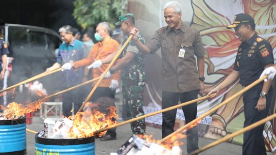 Ganjar Pranowo dan Bea Cukai Musnahkan 9,7 Juta Batang Rokok Ilegal, Ini Tujuannya