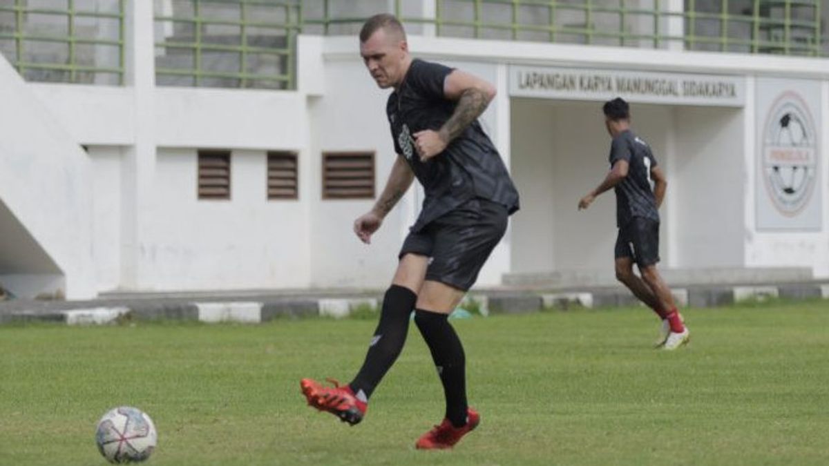 Adam Mitter Positive For COVID-19, Makassar PSM Squad Asked To Reduce Activities Outside The Hotel