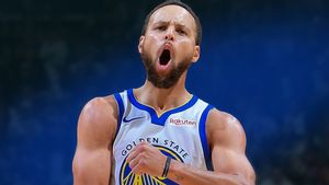 Curry Absen, Warriors Tumbang Lawan Heat