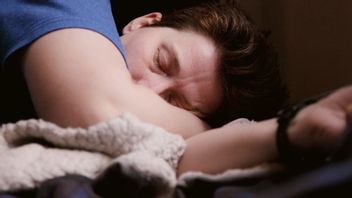 Tidur Miring ke Kiri Menyebabkan Mimpi Buruk, Benarkah?
