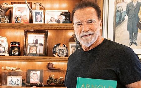 Karena Jam Tangan, Arnold Schwarzenegger Ditahan 3 Jam di Bandara Munich