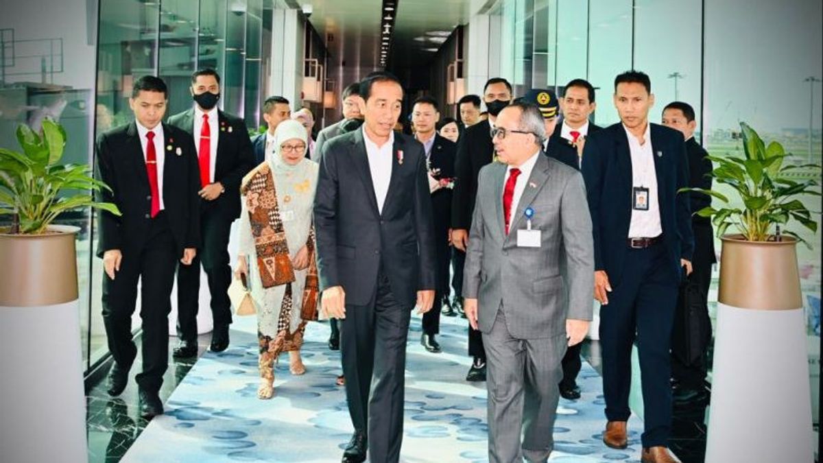 President Jokowi Arrives In Singapore, Will Promote Indonesia's Investment In Ecosperity Week 2023