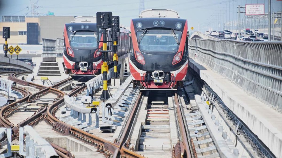 運輸大臣の目標は、2023年12月初旬にジャボデベックLRTが16台の列車を運行することです