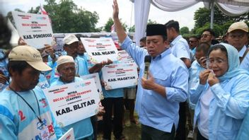 TKN Prabowo-Gibran Launches Hundreds Of Electric Rickshaws In Madiun
