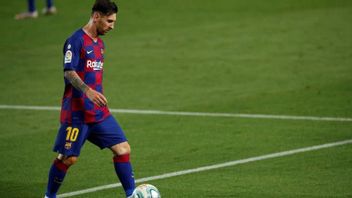 PSG Monitor Messi's Development