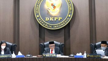 DKPP解雇熟食店沙登KPU成员，他在2018年北苏门答腊州长选举期间上传了对Edy Rahmayadi-Bang Ijeck的支持