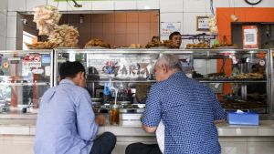 Asosiasi PKL dan Warteg Tolak Raperda KTR, Pramono Tegaskan Tak Boleh Ganggu Ekonomi UMKM  