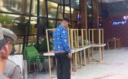 Satpol PP Pantau Ruko di Pluit yang Serobot Bahu Jalan