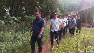 Pembunuhan Vina Cirebon: Rumah Pegi alias Perong Digeledah Polisi Selama 3 Jam, Keluarga Dimintai Keterangan