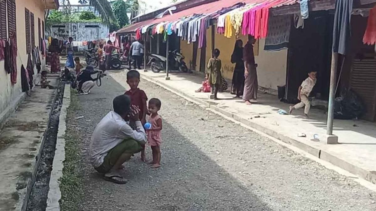 Ministry Of Law And Human Rights Deports Bangladeshi Citizens In Rohingya Shelter