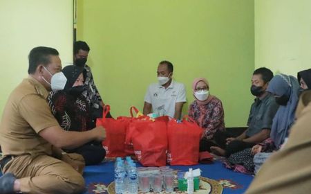 'Kamu Harus Kuat Ya Sayang, Harus Melanjutkan Hidup,' Ucap Mensos Risma Semangati Tunarungu Korban Kekerasan Seksual