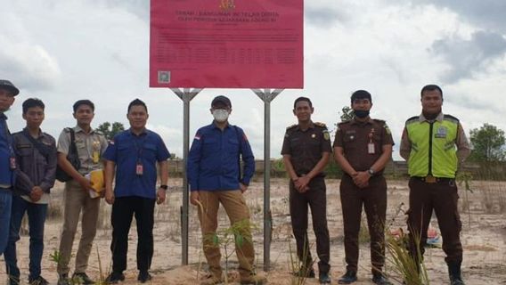 Kasus Korupsi Impor Besi Baja, Kejaksaan Segel Bangunan PT Intisumber Bajasakti di Jambi