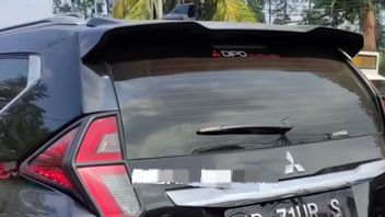 Jalan上的Senggolan,Mitsubishi Pajero Sport的司机在Pondok Kopi上掏出类似火器的物品