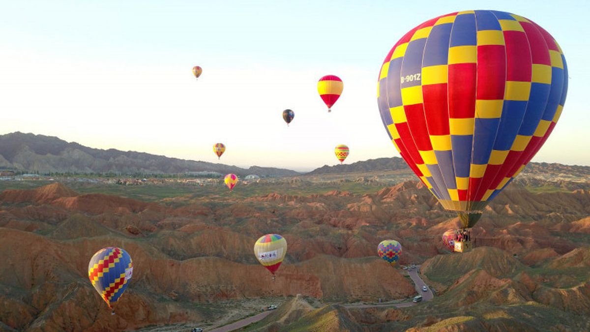 Wisata Balon Udara Dibangun di Subang Jawa Barat, Sandiaga Uno: Enggak Usah Jauh-Jauh ke Cappadocia Turki