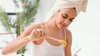 5个好处以及如何使用蜂蜜进行面部皮肤护理