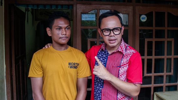 Heroic Students In Bogor Helping The Firefighters, His Grandma Worried That He Was Viral Because Of Brawl