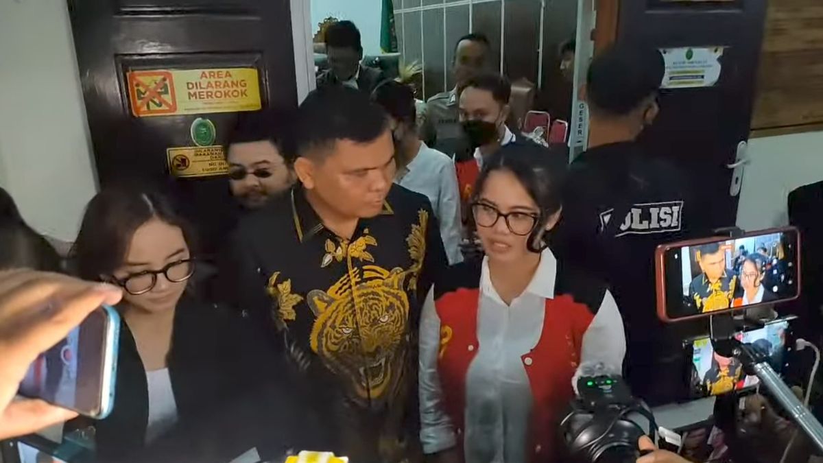 Lika-LIku Siskaeee案,Berawal dari Film Syur Kramat Tunggak 以1年徒刑告终