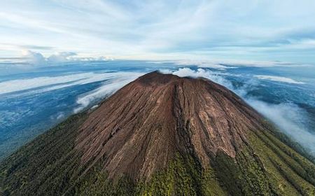 6 Jalur Pendakian Gunung Slamet, Seperti Apa Trek yang Harus Ditaklukan?