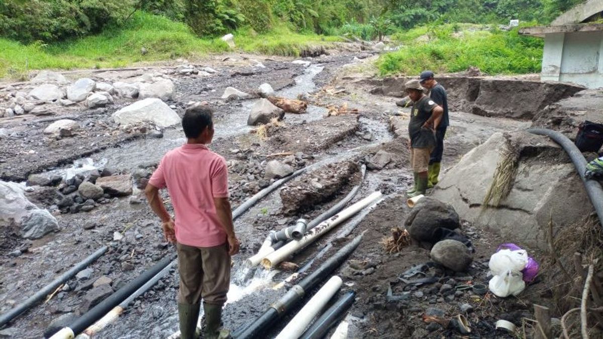 Sleman Still Repairing Water Pipelines Affected By Merapi Lava Flood