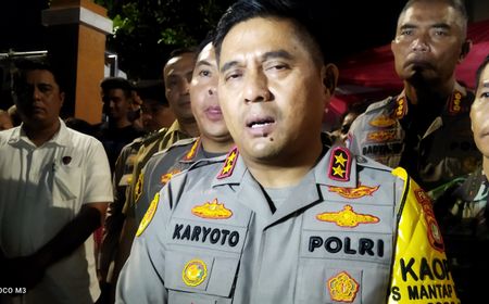 Tengah Malam, Kapolda Metro Jaya Temui Warga Kramat Jakpus