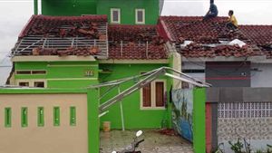 Diterjang Puting Beliung, 46 Rumah Warga Cirebon Rusak