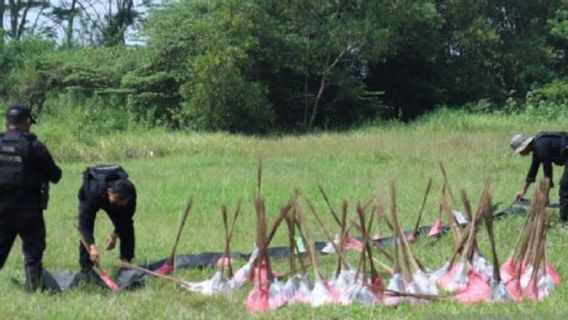    Polres Bangkalan Ganti Rugi 30 Rumah Rusak Terdampak Ledakan Petasan yang Dimusnahkan