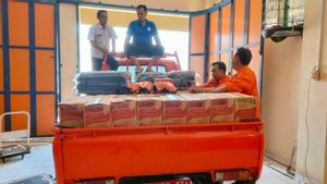 Hundreds Of Families Affected By Earthquakes In Bandung And Garut This Morning Started Receiving Emergency Assistance