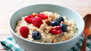 Bukan Sekadar Praktis, Ini Alasan Oatmeal Jadi Sarapan Favorit Para Dokter