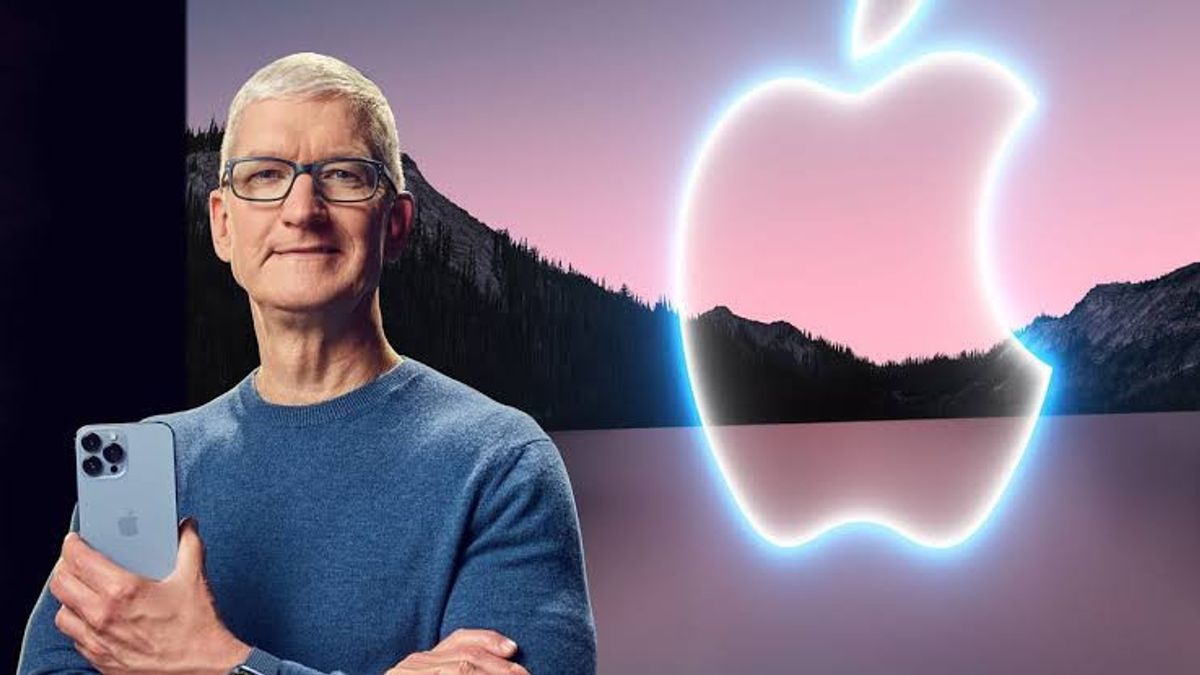 Apple Boss Followed By Unknown Woman For Years, Until He Gets Death Threats