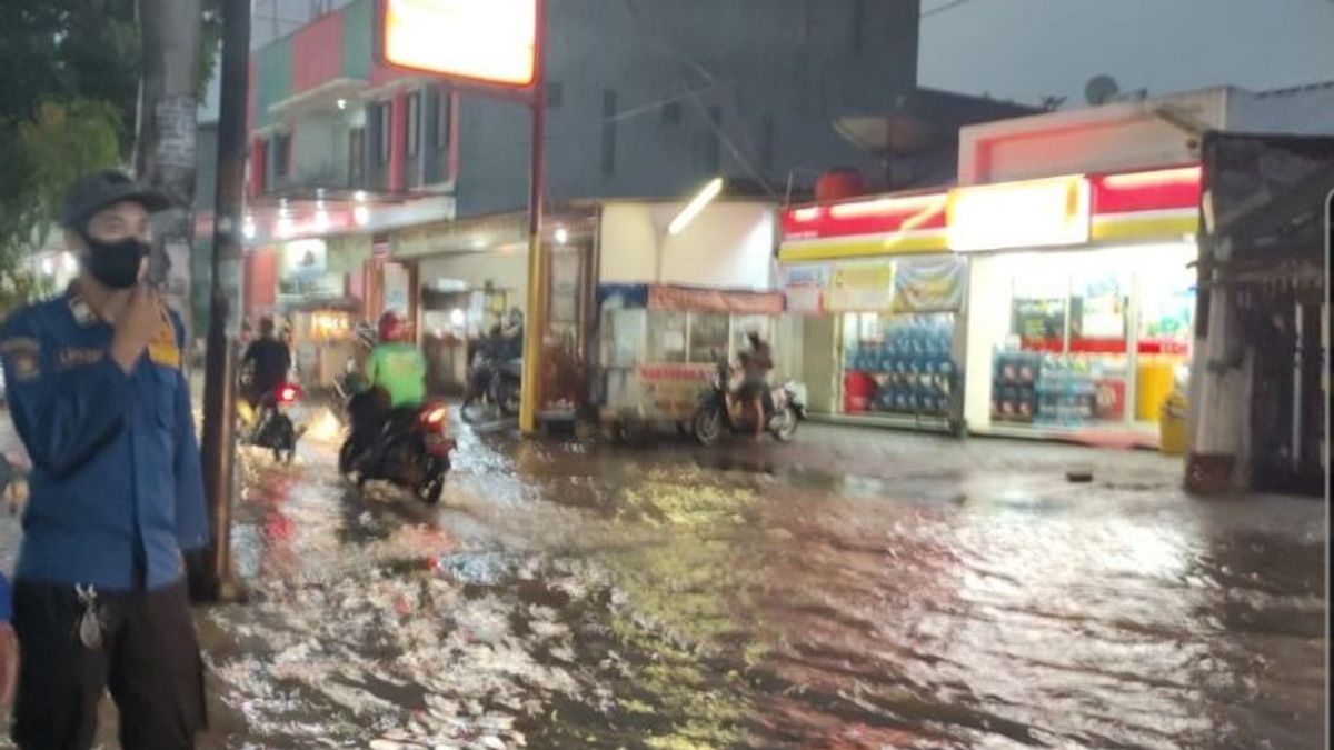 Permukiman dan Jalan di Tangerang Banjir Usai Diguyur Hujan Deras