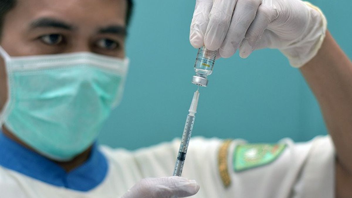 Java Central Commence à Injecter Des Vaccins De Rappel Avec Moderna Pour Les Travailleurs De La Santé