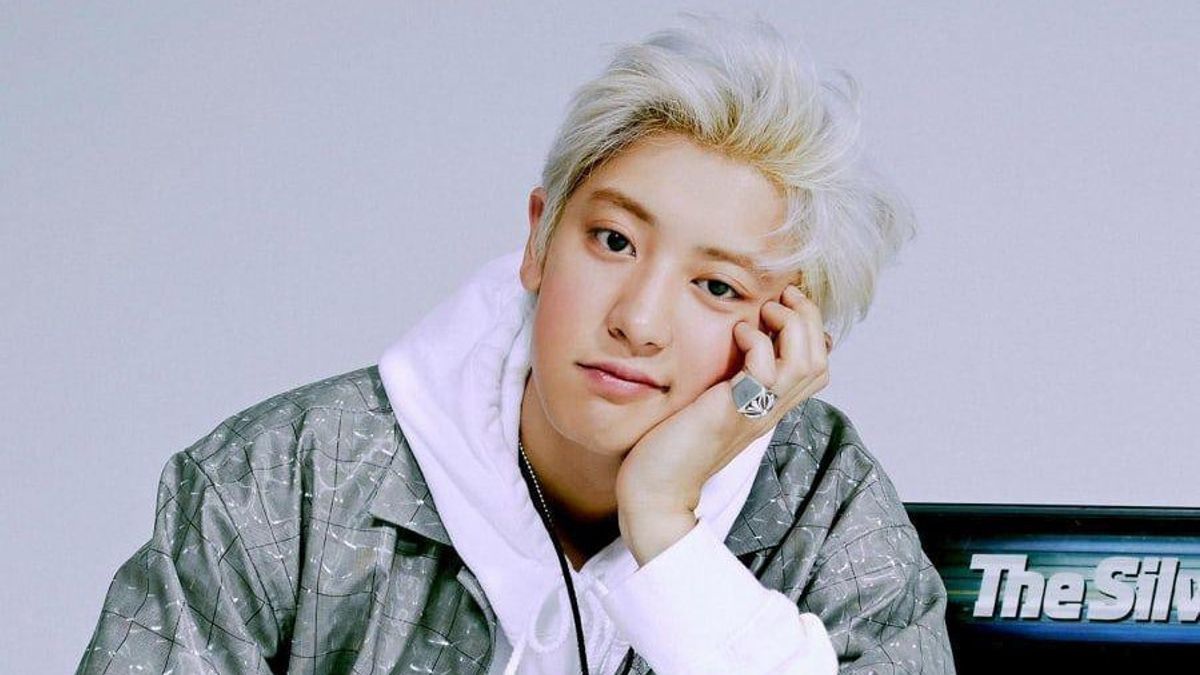 EXO&#39;s Chanyeol Enlisted In The Military March 29