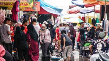 Les Commerçants Du Marché Demandent Des Règles Aux Clients Pour Entrer Sur Le Marché à Jakarta Doivent Avoir été Vaccinés Révoqués