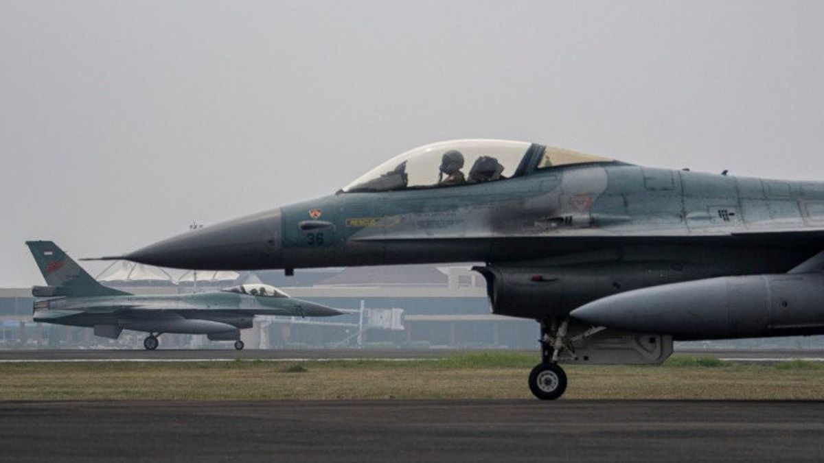10 Pesawat Tempur TNI AU Mendarat di Lanud SMH Palembang
