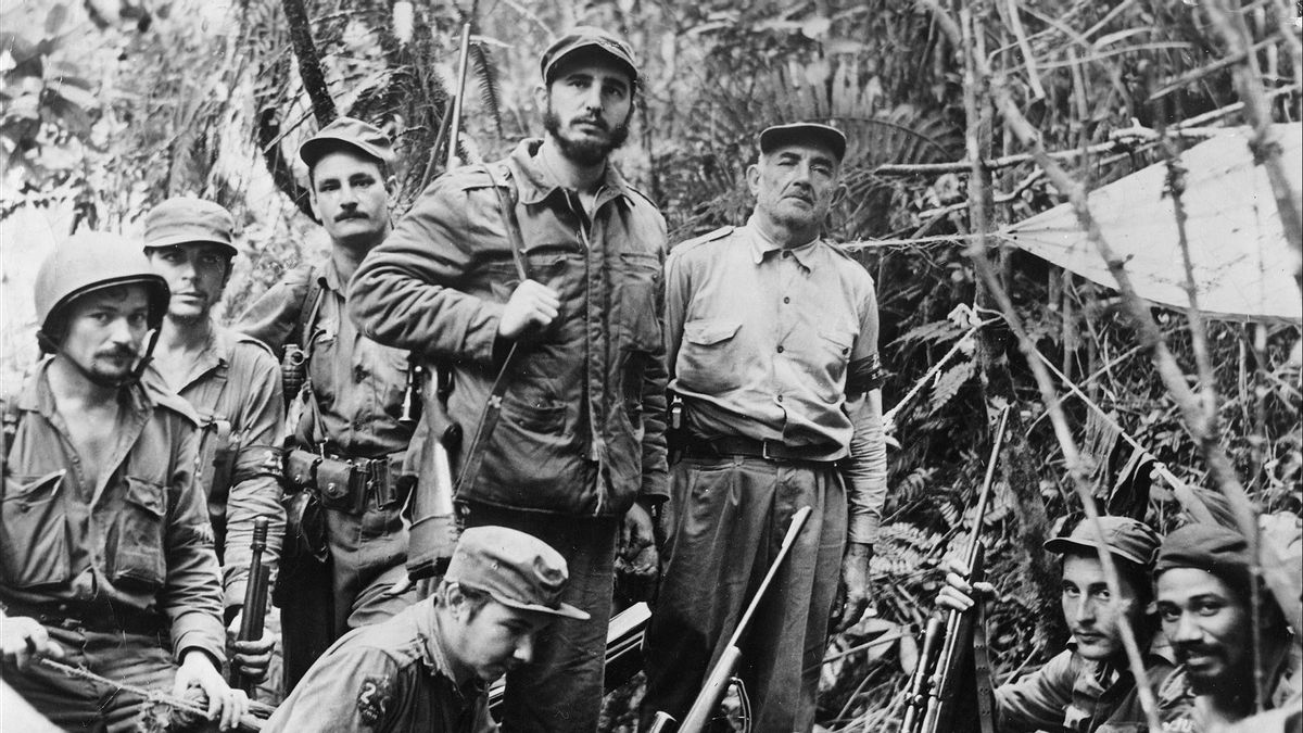 Fidel Castro commémore la révolution cubaine aujourd'hui, le 26 juillet 1953.