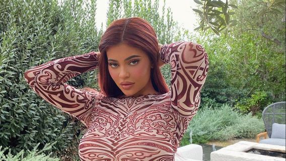 Accused Of Taking Advantage Of The Pandemic By Producing Hand Sanitizers, Kylie Jenner Was Attacked By Netizens