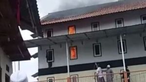 Diduga Arus Pendek Listrik Pesantren di Cianjur Kebakaran