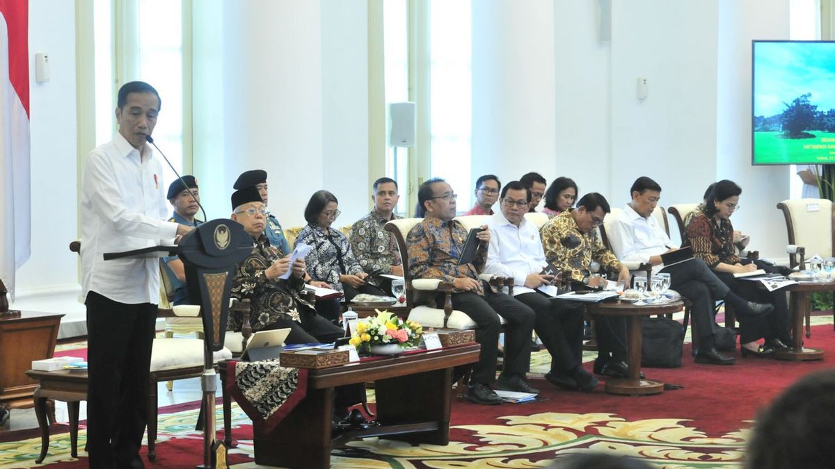 President Jokowi Orders Ministries / Institutions To Focus On Handling Corona Virus