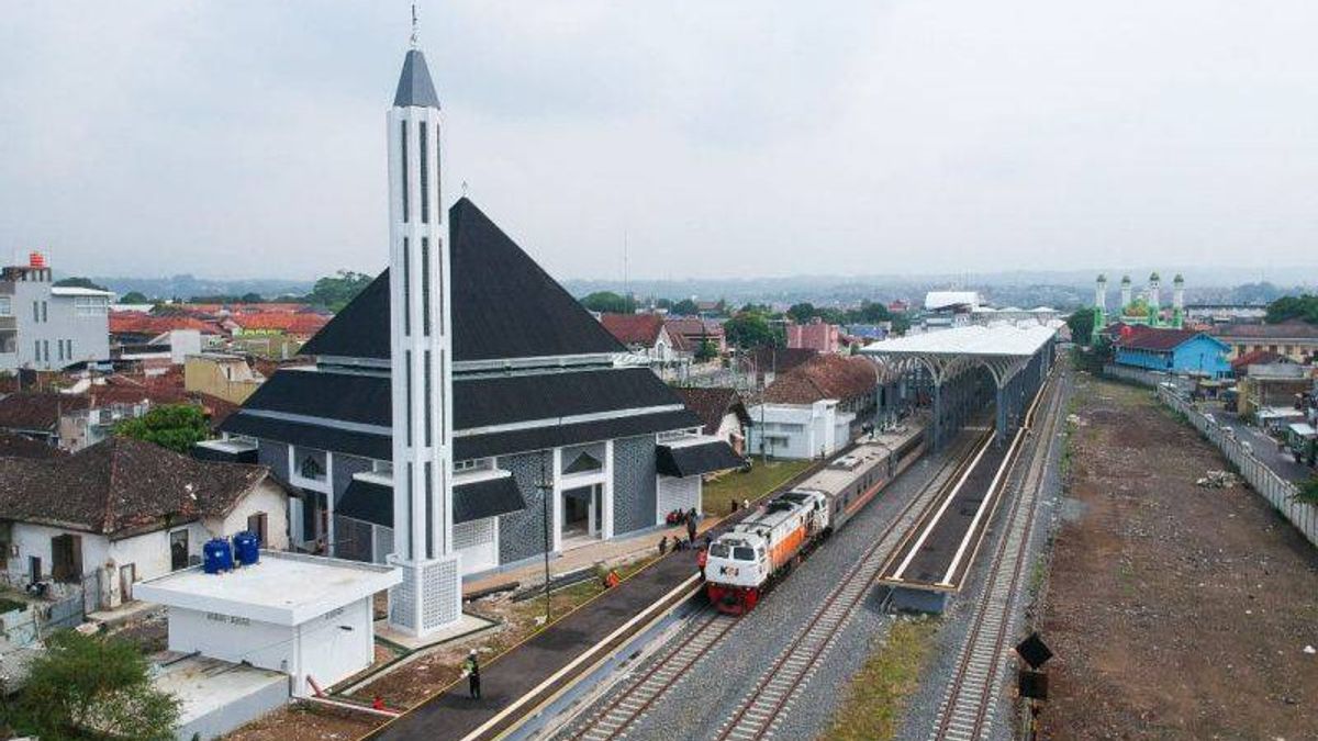 KAI Reminds Residents Not To Hang On The Railroad In Bandung, Can Be Threatened By 3 Months In Confinement