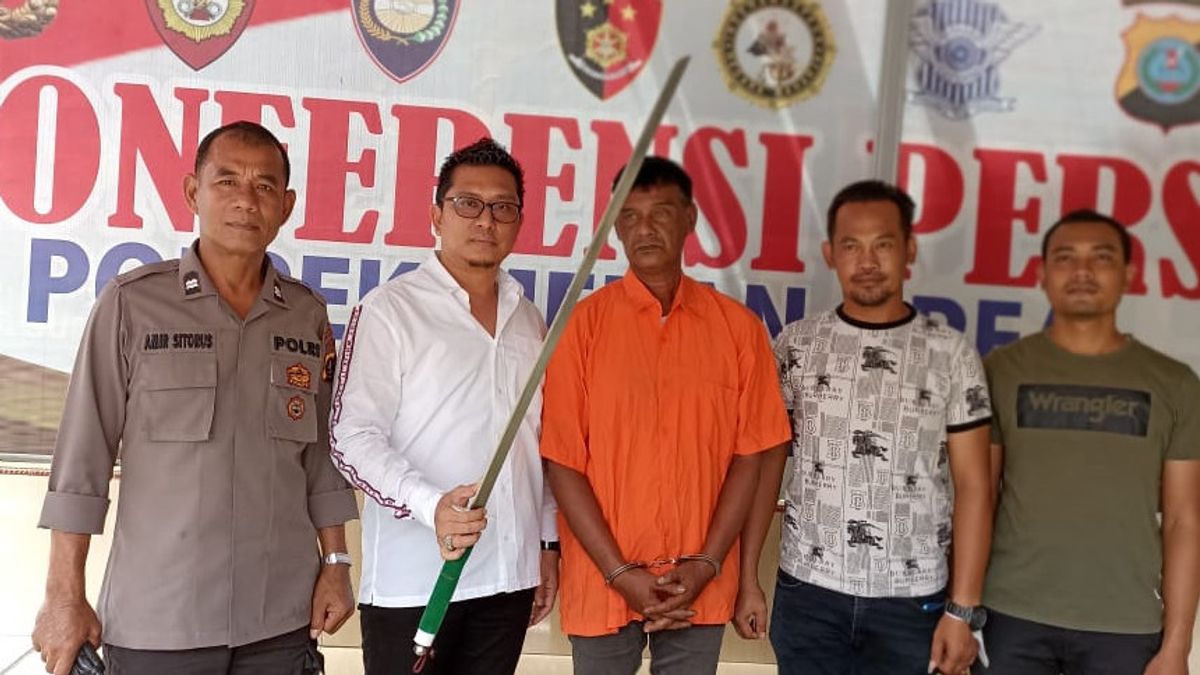 Hanya karena Saling Tatap Mata, Pria di Medan Diancam Dibunuh dengan Klewang