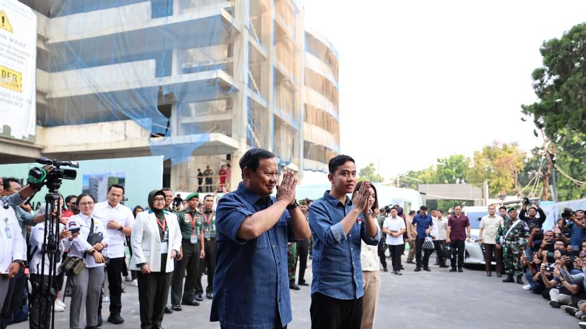 Still Wearing Blue Clothes, Prabowo-Gibran Undergoes Joint Health Tests At RSPAD Today