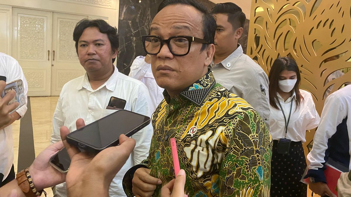 Wamenaker Apresiasi Kepolisian Segel Perusahaan yang Tahan Ijazah Karyawan di Surabaya