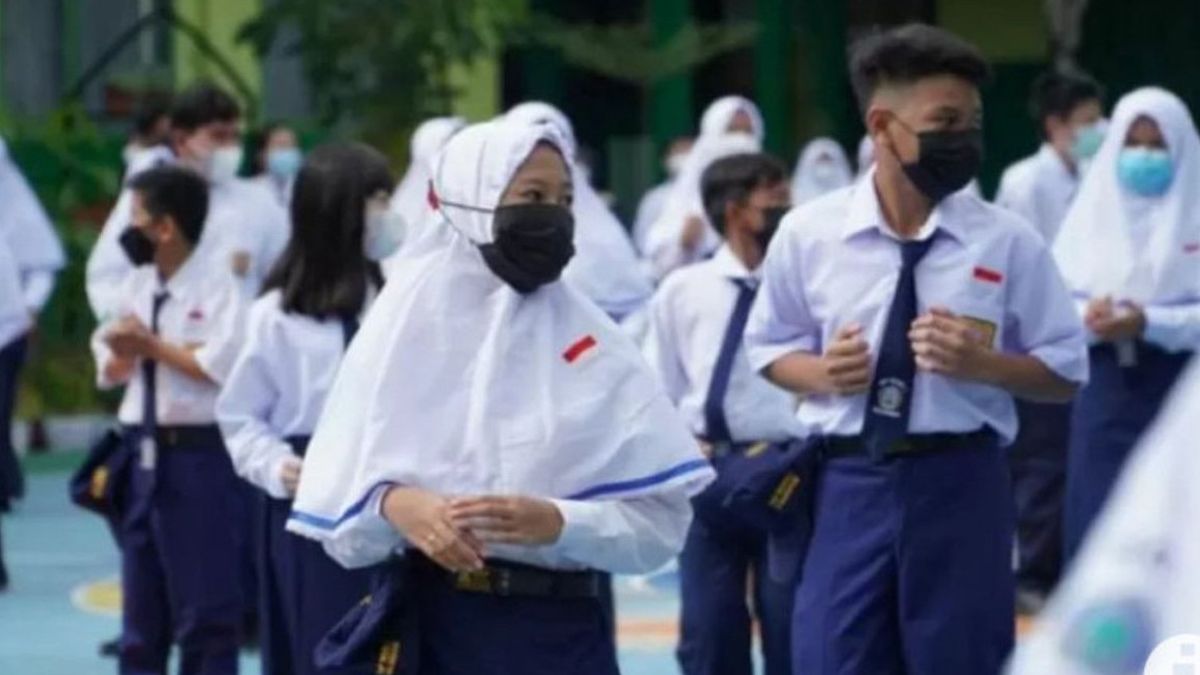 Jakarta Kembali PTM 100 Persen, Pemprov Diminta Atur Jam Pulang Siswa Agar Tak Berkerumun