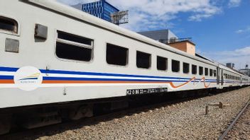 BREAKING NEWS: Commuter Line Train Collision With Turangga Train In Bandung