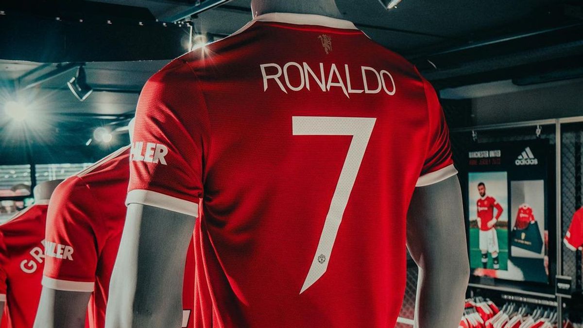 رونالدو يحطم الرقم القياسي لمبيعات الدوري الإنجليزي الممتاز، 641 مليار دولار في 12 ساعة