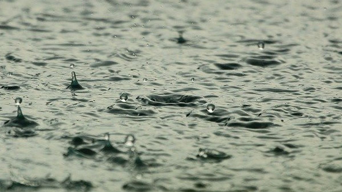 朝から雨が降り、ジャカルタの10ポイントが浸水