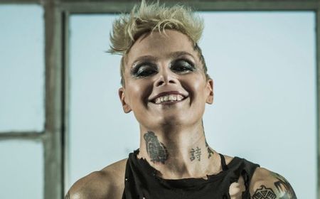 Jual Alat Musiknya, Otep Shamaya Pensiun dari Dunia Musik