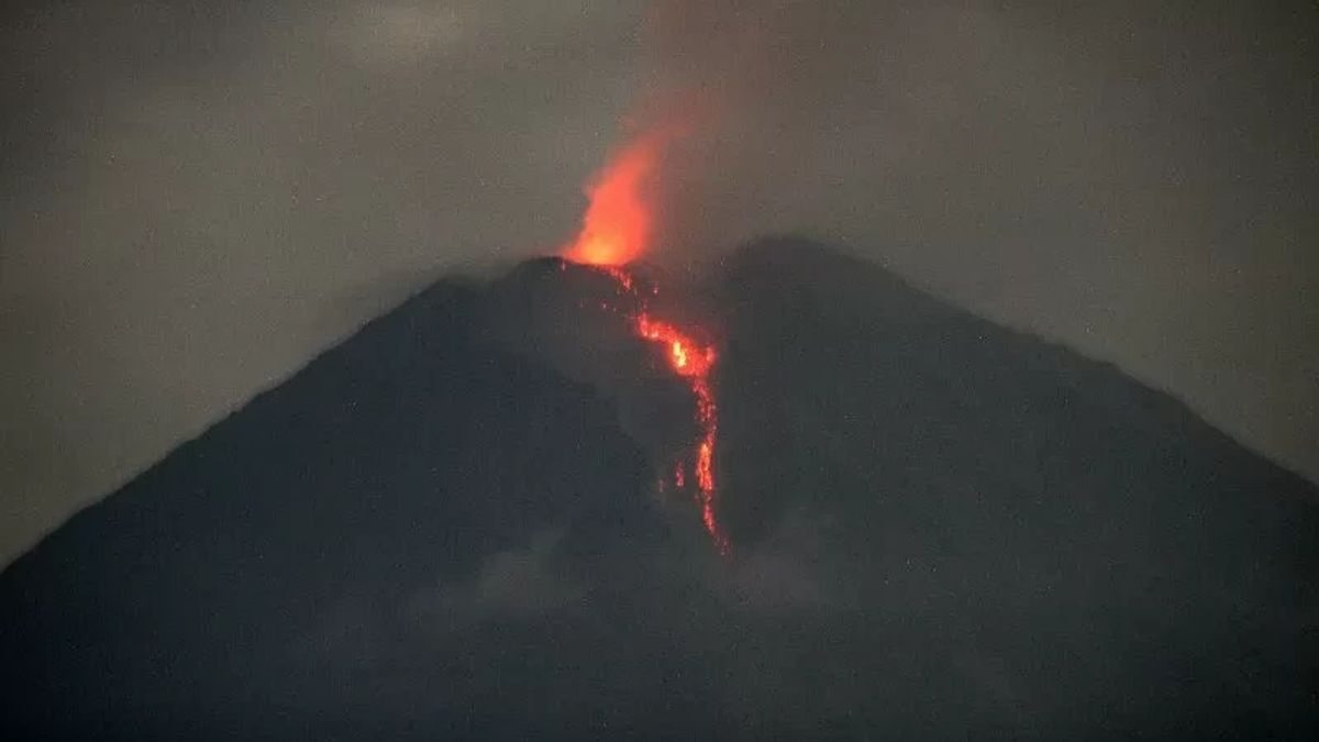 BPBD:Gunung Semeru Erupsi 在过去几天里,居民被要求从Puncak出发13公里