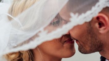 Psikolog Sebut Pasangan Tak Perlu Membandingkan saat Bangun Hubungan Pernikahan Baru