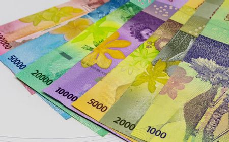 Menanti Hasil RDG BI, Rupiah Melemah ke Level Rp15.700 per Dolar AS